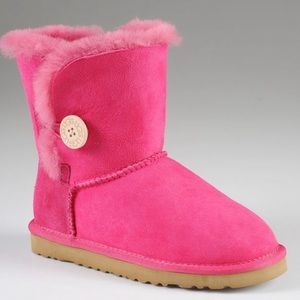 Short Pink Bailey Button Uggs